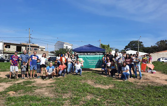 Plantio de mudas ajuda a preservar nascentes em Sorocaba