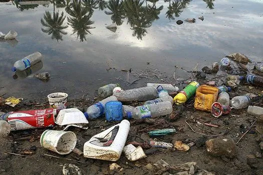 Mais plástico vai para o oceano do que para a reciclagem