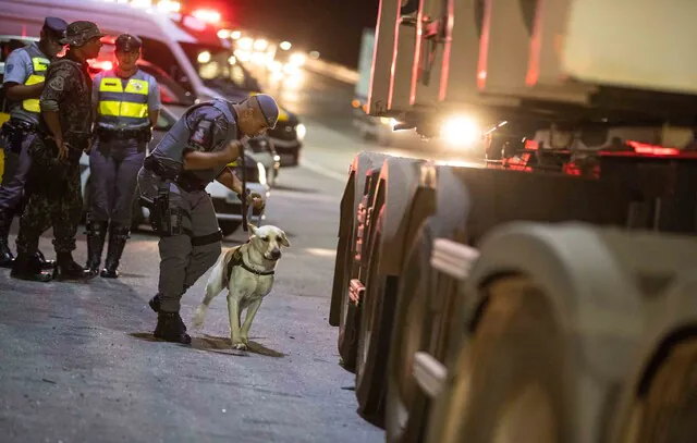 Polícia Militar de SP apreende um milhão de reais em cocaína na região da Cracolândia