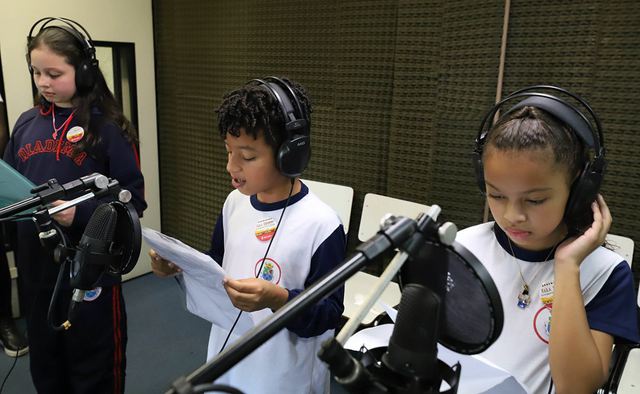 Estudantes de Diadema gravam podcasts sobre cultura de paz