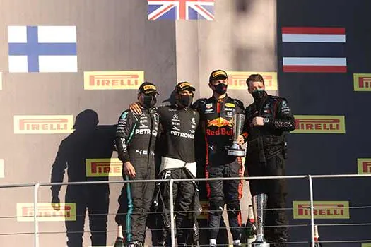 F1: Em corrida cheia de confusões, Hamilton sai vitorioso