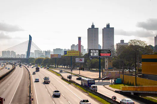 Polícia Civil de SP no limite: ADPESP instala outdoor de alerta