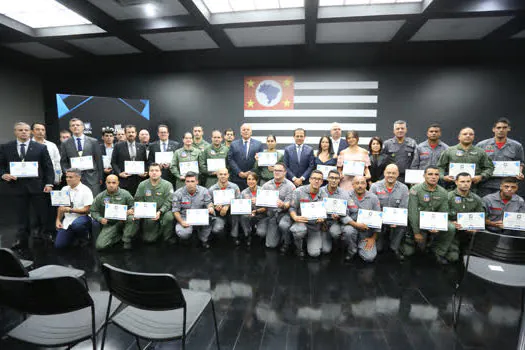 Governo de SP homenageia Policiais Nota 10 de janeiro