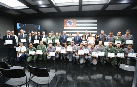 Governo de SP homenageia Policiais Nota 10 de janeiro