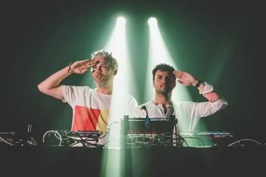 Lollapalooza 2023: Polo & Pan faz show de eletrônica com luzes e dança