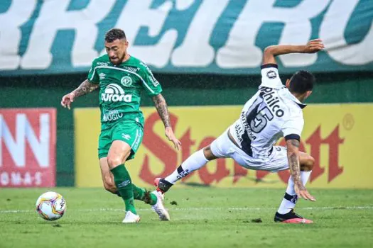 Ponte Preta deve ter mudanças na defesa para quebrar tabu diante da Chapecoense