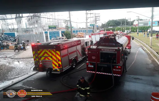 Prefeitura interdita Ponte do Jaguaré e contrata vistoria após incêndio