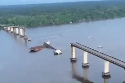 Parte de estrutura de ponte desaba no Pará após ser atingida por balsa