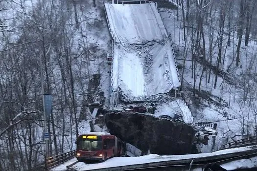 Ponte cai em Pittsburgh antes de Biden falar de infraestrutura