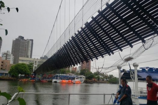 Ponte entre o Rio Grande do Sul e Santa Catarina cede com 100 pessoas