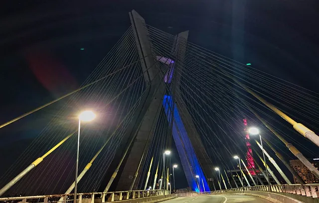 Luzes na Ponte Estaiada e Monumento das Bandeiras alertarão sobre frio