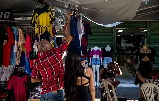 População ocupada tem recorde e totaliza 99