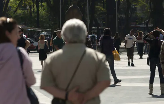 Previsão do Tempo: Manhã de domingo(14) com sol e temperaturas em elevação em SP