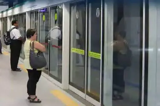 Portas de plataforma da Estação Belém do Metrô, entram em operação nesta quinta-feira