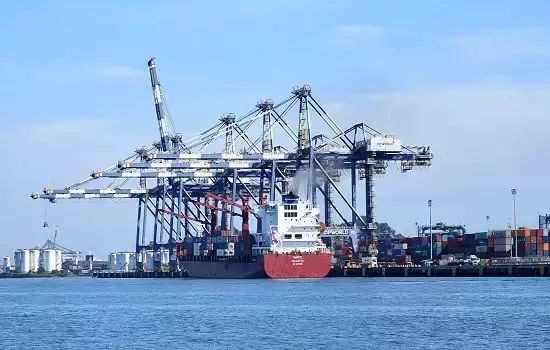 Movimentação de cargas no Porto de Santos cresce 16%