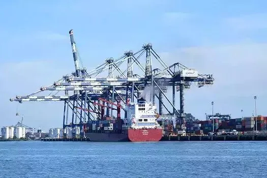 Movimentação de contêiner e cargas no Porto de Santos bate recorde até agosto