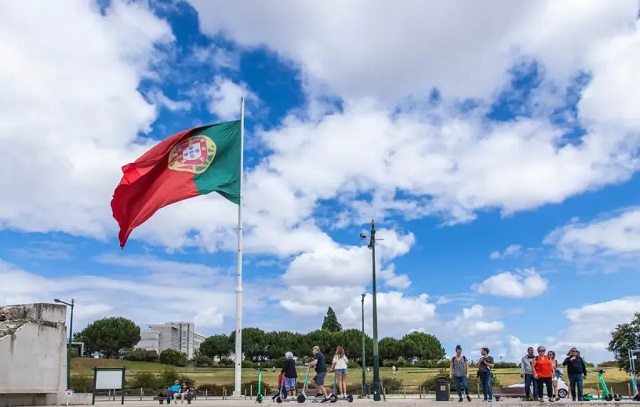 Portugal acaba com vistos gold para frear disparada nos preços de imóveis