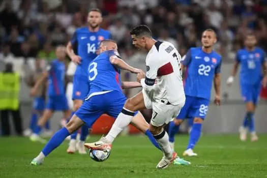 CR7 passa em branco, mas Portugal bate Eslováquia nas eliminatórias da Euro