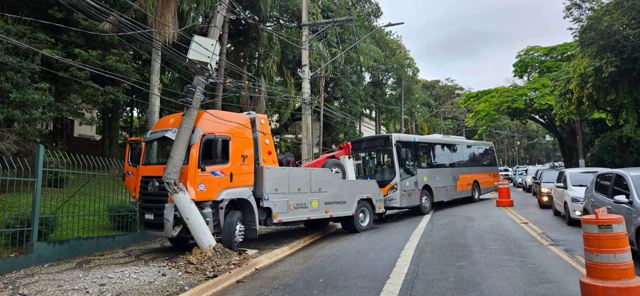 Maio Amarelo: Enel SP registrou 165 ocorrências com postes danificados por colisão em 2023