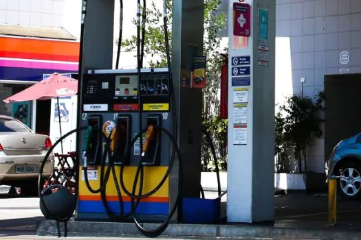 Gasolina no Brasil está 6% mais cara do que no mercado internacional