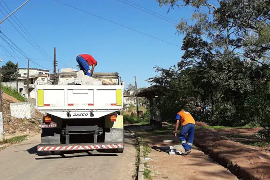 Praça na Vila Marquesa, em Ribeirão Pires, ganha novo piso