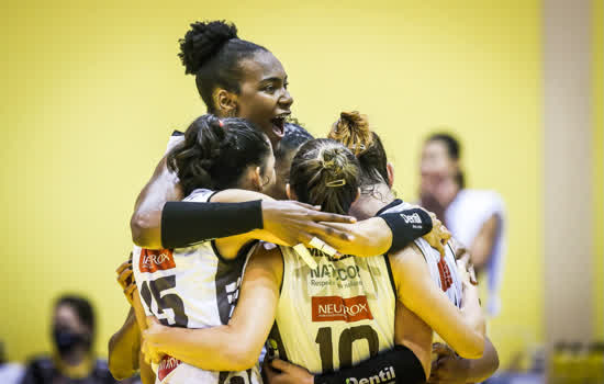 Superliga Banco do Brasil: Dentil/Praia Clube vence Curitiba Vôlei e segue na liderança