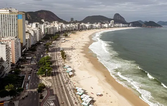 Rio reabre praias com público dividido quanto às medidas de restrição