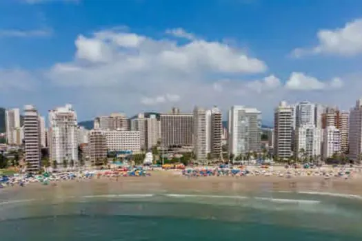 Prefeitura de Guarujá quer cobrar taxa para turista entrar na cidade