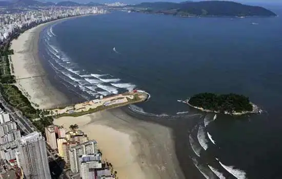 Praias de Guarujá e Santos ficam vazias com bloqueios; Praia Grande tem lotação