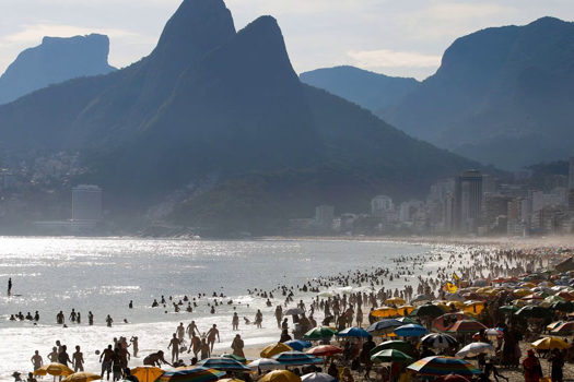 Ausência de nuvens fortalece onda de calor