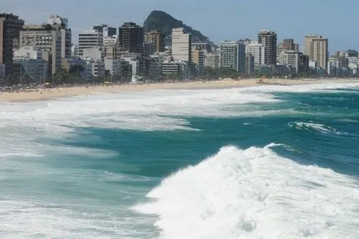 Tempo muda no RJ com possibilidade de chuva forte