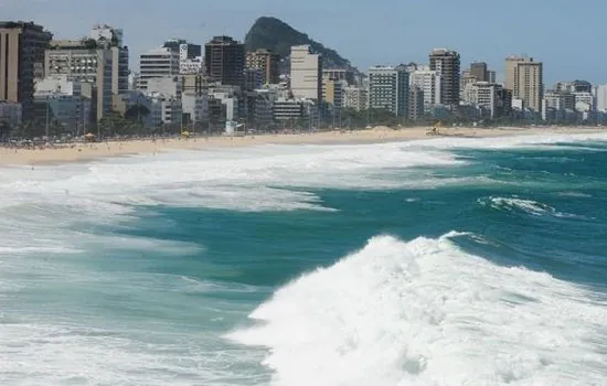 Tempo muda no RJ com possibilidade de chuva forte