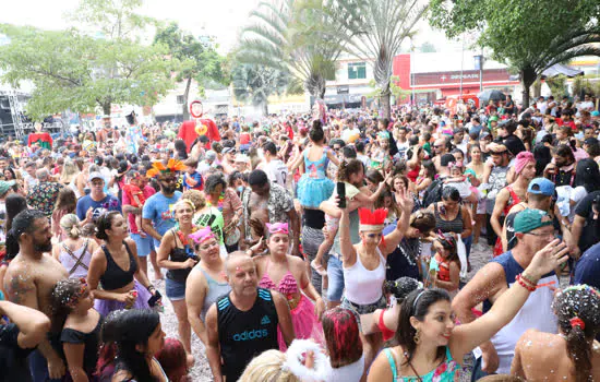 Pré-Carnaval da Família atrai pessoas de todas as idades em São Caetano