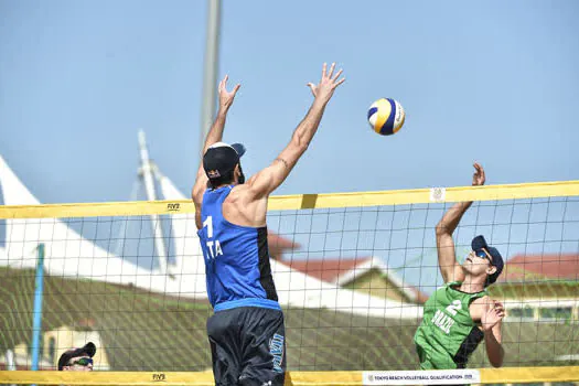 Pré-Olímpico Vôlei de Praia: Ângela/Carol Horta e André/George avançam para a segunda fase