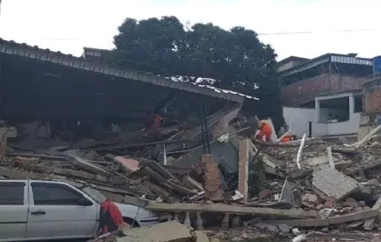 Prédio desaba em Nilópolis (RJ) deixando um morto e três feridos