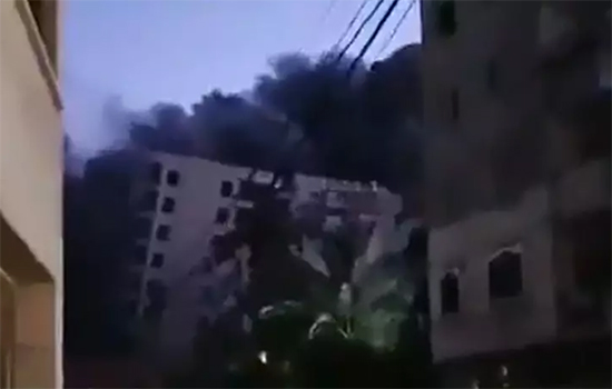 Um bombardeio da Força Aérea de Israel destruiu instantaneamente prédio de 13 andares na Faixa de Gaza