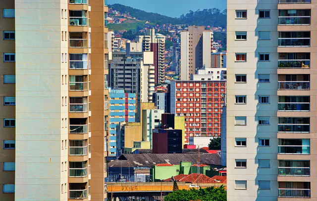 Justiça suspende PL em São Paulo que permite usar verba de habitação social para recapear