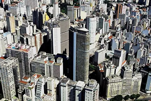 Alta busca por crédito e regra da Caixa elevam juro imobiliário em bancos privados