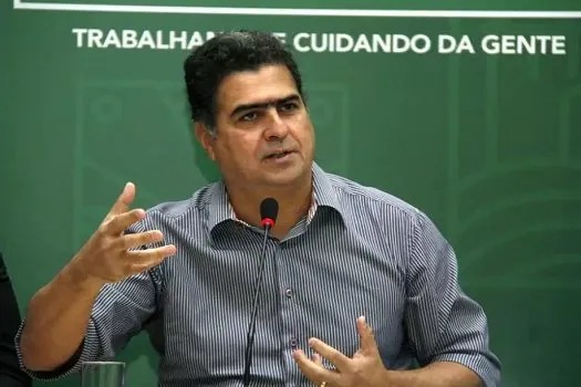 Prefeito de Cuiabá é afastado em investigação sobre irregularidade na Saúde