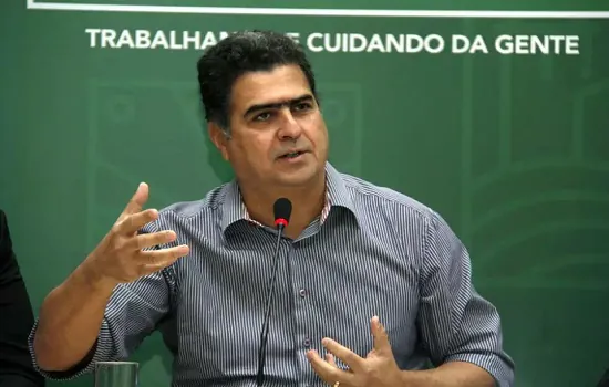 Prefeito de Cuiabá é afastado em investigação sobre irregularidade na Saúde