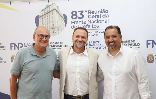 Prefeito de Diadema participa de reunião geral da Frente Nacional de Prefeitos