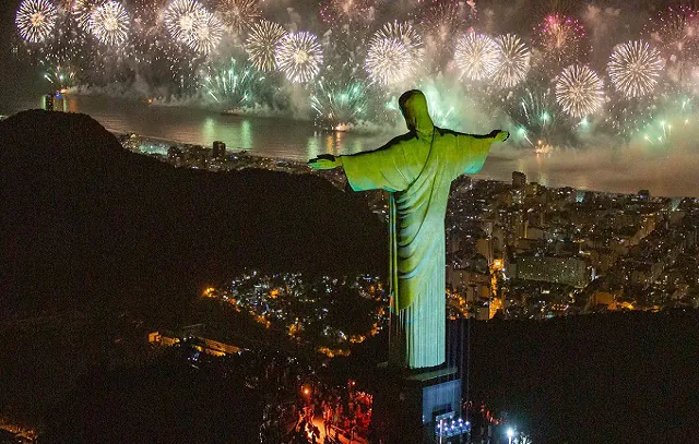 Prefeitura do Rio lança caderno de encargos do Réveillon 2024