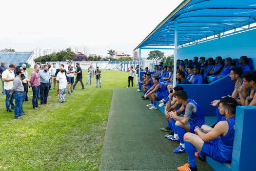 Tite Campanella visita jogadores do Azulão