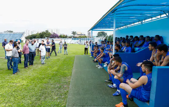 Tite Campanella visita jogadores do Azulão