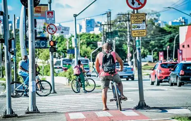 Prefeitura de SP quer entregar 305 km de ciclovias