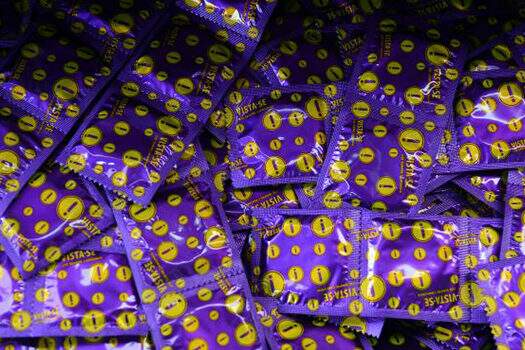 Diadema distribui preservativos no Dia Mundial da AIDS