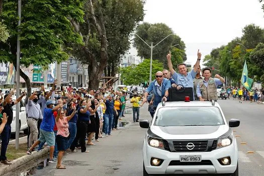 Deputado Rui Falcão pede que Aras investigue propaganda antecipada de Bolsonaro