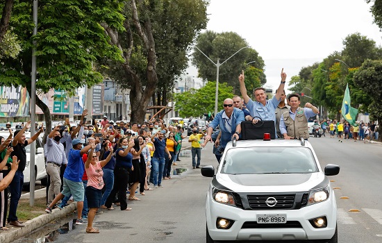 Deputado Rui Falcão pede que Aras investigue propaganda antecipada de Bolsonaro