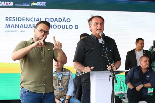 Bolsonaro reconhece ‘problemas’ na economia e inflação, mas culpa governadores