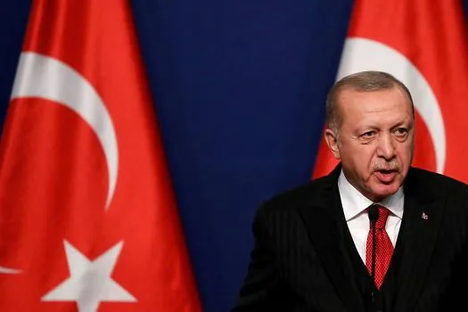 Suécia deve ajudar a reforçar a segurança turca, afirma Erdogan